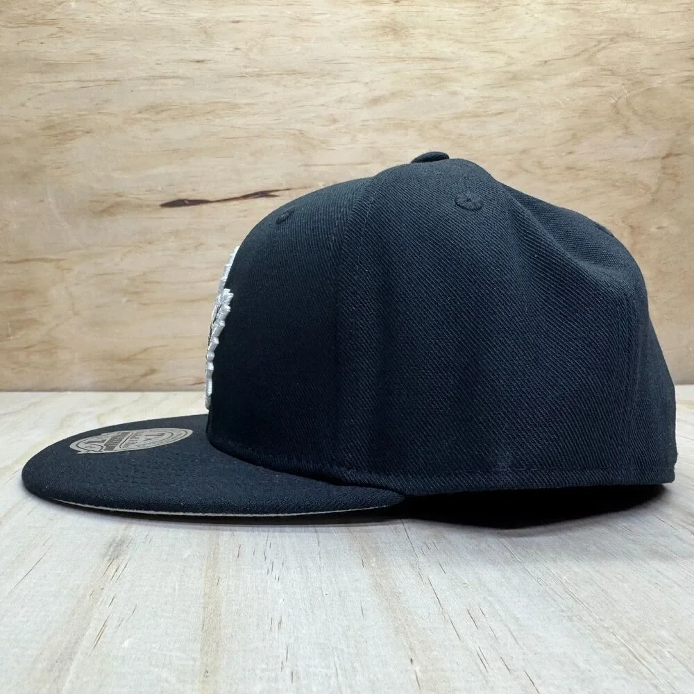 NEW Toronto Maple Leafs Mitchell Ness Liberty Fitted Hat Cap Black White 7 1/4